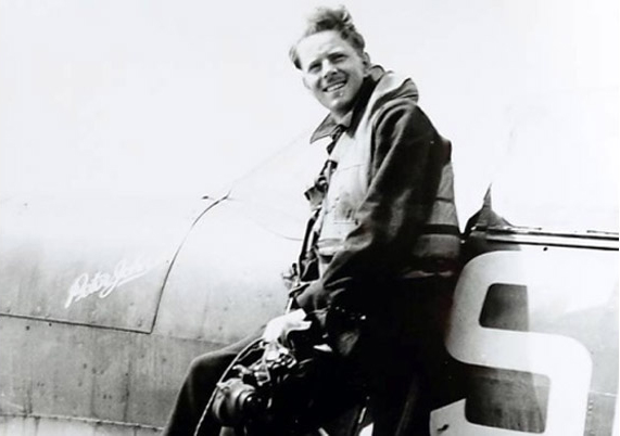 Tony Cooper with his ’64 Sqn SH-‘coded Spitfire Mk IX