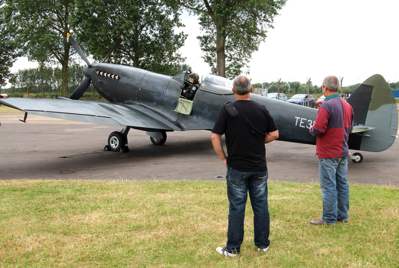 Flt Lt ‘Parky’ Parkinson about to start Spitfire Mk XVI TE311’s Packard Merlin engine