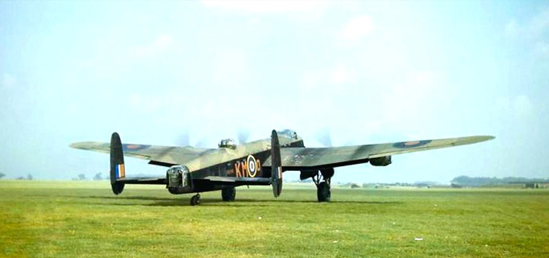 No 44 Sqn Lancaster B1 R5740 taxies at Waddington