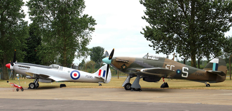 Spitfire PR Mk XIX PS915 and Hurricane IIC PZ865